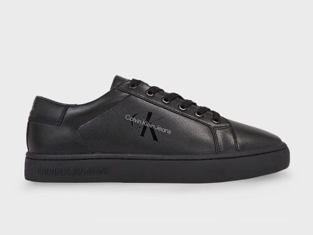 Classic low laceup Sneaker - Black Hot on Sale